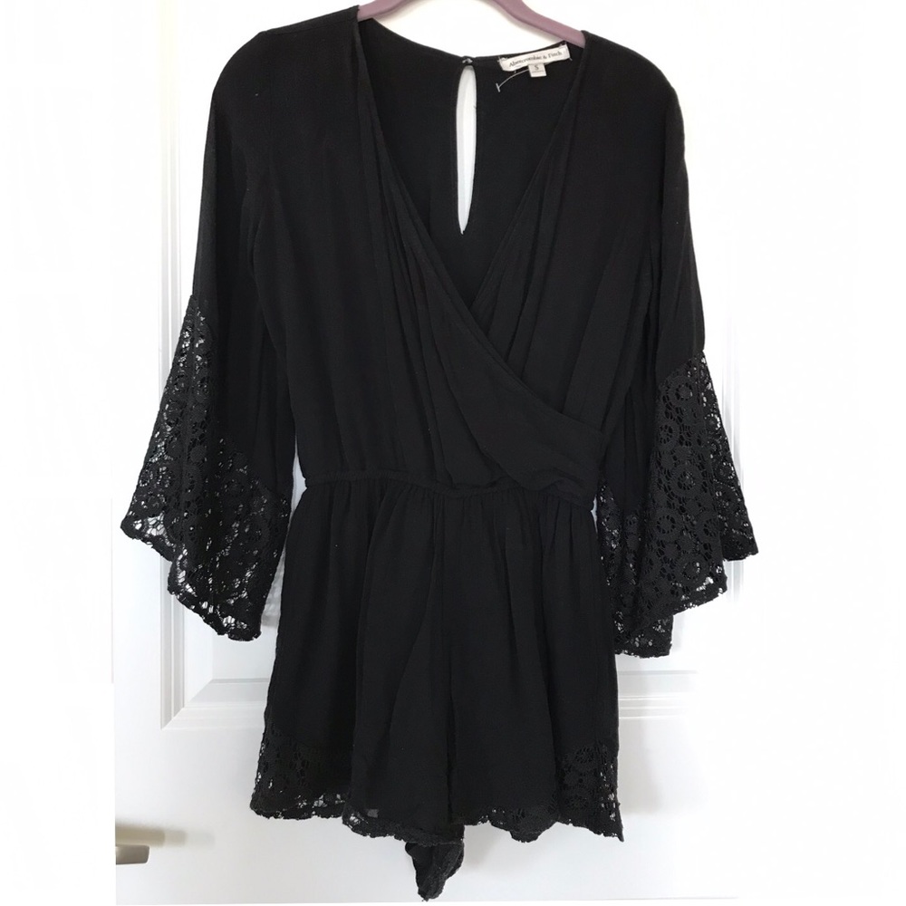 Lace Bell sleeves romper
